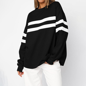 Sudadera Oversize de Cuello Redondo para Mujer, con Rayas, Hombros Caídos, Manga Larga, en Blanco y Negro, Tejida en Algodón, Estilo Otoñal - Product Image 4