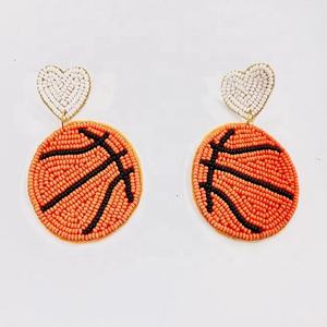 Pendientes personalizables con cuentas de semillas, colección de pendientes de trabajo con cuentas personalizadas para niñas, equipo de día de juego, venta al por mayor, novedad de 2025 - Product Image 4