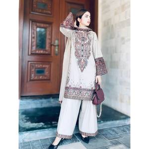 Ensemble de costume de soirée taille XL avec broderie de paillettes pour un look élégant - Product Image 3