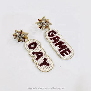 Pendientes de flores con cuentas de baloncesto hechos a mano, joyería deportiva para el día del juego, Pendientes colgantes de cuentas de semillas multicolores, regalo para fanáticos Unisex - Product Image 4