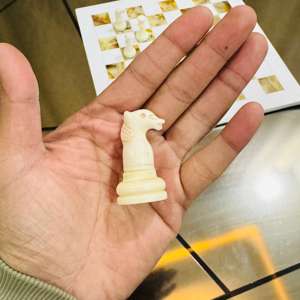 Échiquier en bois et résine écologique, jeu d'intérieur pour enfants et adolescents, utilisation hiver/été, jeu d'échecs pour 4 joueurs - Product Image 3