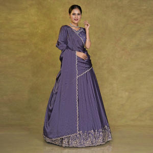 Lehenga Choli en satin georgette avec de raffinées broderies, jupe fluide, blouse élégante et dupatta à tombé doux - Product Image 2