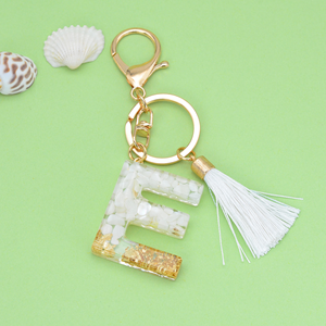 Llavero de Coche con Borla Blanca y Letras de la A a la Z, Llavero de Resina Epoxi, Bonito y en Oferta - Product Image 2