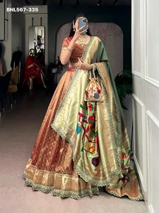 Lehenga-Choli évasé en organza de qualité supérieure avec motif tissé Zari et bordure en dentelle, et dupatta en soie jacquard – Mode féminine - Product Image 4