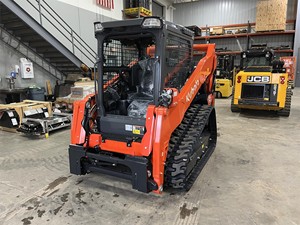 Chargeuse compacte sur chenilles Kubota SVL75-2 en gros, équipement de construction robuste avec cabine fermée et capacité de levage élevée - Product Image 3