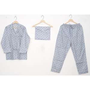 Ensemble pyjama décontracté pour femme à imprimé géométrique, chemise à manches longues et col rabattu, pantalon, coupe confortable et décontractée - Product Image 1