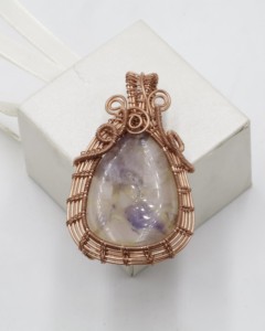 Colgante de Ametrina con Corte Baguette Envuelto en Alambre de Cobre |   Joyería Hecha a Mano con Piedra Preciosa de Ametrino Natural |   Colgante de Cristal Curativo de Talla Única - Product Image 1