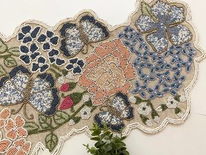Mantel Individual Bordado a Mano con Forma de Flor, Estilo Chino Tradicional, Camino de Mesa Decorativo con Diseño Azul y Beige - Product Image 5