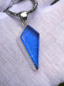 Colgante de Cianita Azul en Forma de Cometa - Collar de Piedra Preciosa Chapado en Oro sobre Latón - Joyería Geométrica Vintage Hecha a Mano - Product Image 5
