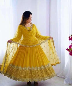 Ensemble Anarkali de créateur en Georgette brodé de sequins avec Dupatta 84861 Jaune Longueur ras du sol Coupe ample Séchage rapide pour Diwali - Product Image 2
