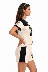 Ensemble short 2 pièces pour femmes, style sportif, color block, imprimé numéro, t-shirt à col rond, tenue d'été décontractée - Product Image 2