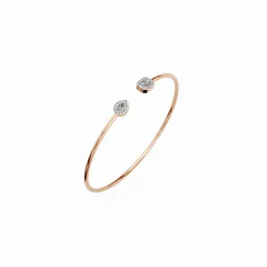 กำไลข้อมือดีไซน์ทันสมัยประดับมรกตและเพชรทรงหยดน้ำ ทองคำขาว 18K ประดับเพชร 30 เม็ด - Product Image 2