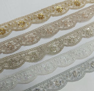 งานปักลูกปัดและเลื่อมบนผ้าออร์แกนซ่าเนื้อดี สำหรับชุดพื้นเมืองสุดหรูหราและงานฝีมือของดีไซเนอร์ - Product Image 1