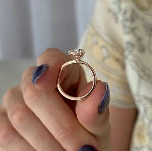 Bague de fiançailles solitaire en diamant de laboratoire ovale de 2 carats, certifiée IGI, bijoux classiques pour mariage et soirée, cadeau pour elle - Product Image 5