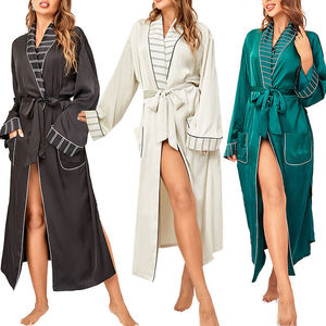 Robe longue en satin pour femmes, col en V, poches rayées, vêtements de nuit élégants, peignoir - Product Image 1
