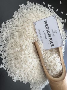 Arroz Blanco Seco de Grano Mediano Calrose Orgánico de Vietnam de Alta Calidad, 5% de Grano Partido, OEM, Marca Privada, Venta al por Mayor, Exportación Personalizada - Product Image 1