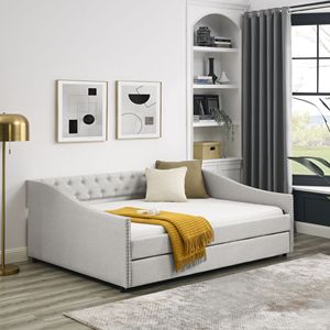 Divano letto imbottito trapuntato a grandezza naturale con letto estraibile singolo, schienale con bottoni e braccioli decorati con borchie in rame, colore beige - Product Image 2