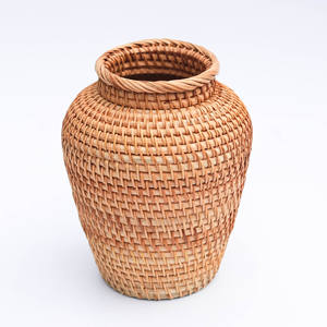 Vase en rotin tressé artisanal avec col en forme de bouteille – Fabriqué en rotin naturel de haute qualité - Product Image 1