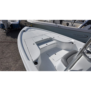 Lancha Blazer PureBay 2400 2026 con Motor Suzuki 300 Fly-By-Wire - Product Image 4