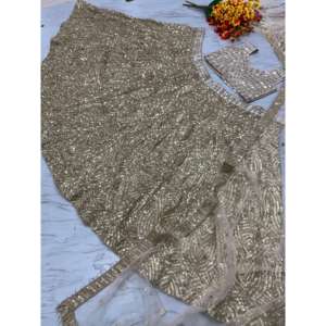 Robes de soirée de créateur Beau travail de broderie sur fil Lehenga Choli - Product Image 2