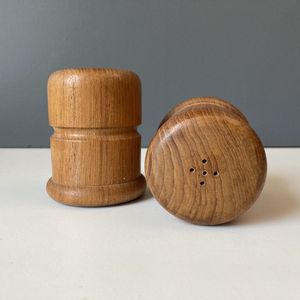<b>Rustic</b> Style <b>Wooden</b> Salt And Pepper Shaker With Elegant Craftsmanship For <b>Dining</b> And <b>Table</b> Decoration - Product Image 5