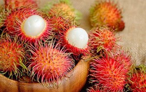 Canned Rambutan in <b>Light</b> Syrup Ready to Eat Fruit Preserves Tin for Dessert and Food Service - Product Image 2