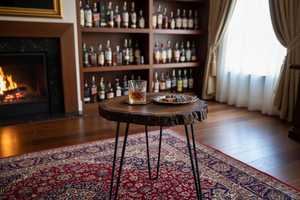 Table basse en noyer noir, modèle Midnight Walnut, avec bord naturel et plateau en tronc de noyer ancien, artisanale - Product Image 3