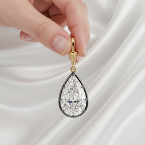 Colgante de Plata de Ley 925 con Zirconia Cúbica de Corte Pera de 3 CT, Diseño Moderno con Engaste de Garra, para Uso Diario Femenino - Product Image 3