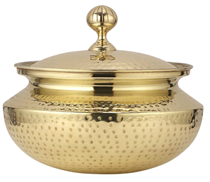 Lujoso juego de utensilios de latón real sobre un elegante pedestal acanalado elevado con una tapa elegante. Disponible a precio de mayorista. - Product Image 4