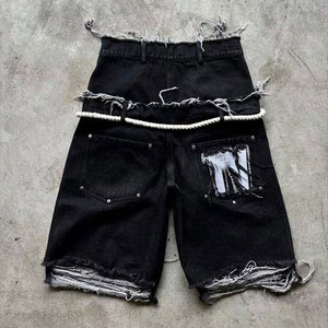 Shorts Bermuda en jean noir pour homme, taille haute, déchirés avec décoration en strass, fermeture boutonnée, style streetwear - Product Image 3