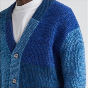 เสื้อเชิ้ต/เสื้อคลุมแขนยาวทรงวี คอวี ลายเรขาคณิต สไตล์ยุโรป ลำลอง สำหรับผู้ชาย ฤดูใบไม้ร่วง ระบายอากาศได้ดี ถักทออย่างดี 100% กำลังเป็นที่นิยม - Product Image 1