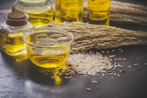 Huile de son de riz 100% pure, naturelle et biologique, pressée à froid, en vrac, prix de gros, pour la cuisine, l'aromathérapie, le massage et les soins de la peau - Product Image 5