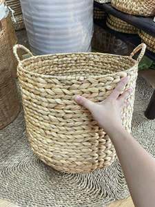 Panier rond en jacinthe d'eau du Vietnam, conteneur en fibre naturelle tressée pour pots de plantes, rangement du linge et décoration intérieure - Product Image 2