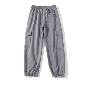 Pantalon de jogging cargo pour homme, couleur unie, taille mi-haute élastique, respirant, coupe-vent, tricoté, avec grandes poches, coupe ajustée à la cheville - Product Image 5
