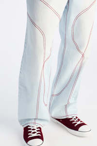 Jeans de Mezclilla para Hombre, Corte Recto, Color Azul Claro, con Costuras Rojas, Ajuste Holgado, Estilo Casual de Primavera, Cintura Media, Tela de Algodón - Product Image 3