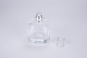 Parfum avec capuchon en or - Product Image 5
