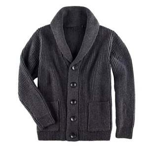 Cardigan d'hiver épais classique pour homme Wolf, col en V, à double boutonnage, 100 % laine mérinos, fabriqué en Italie, fourniture ODM, tricot plat uni - Product Image 3