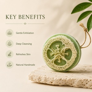 Savon exfoliant bio au loofah, fait main, aux extraits végétaux pour une exfoliation douce du corps. Fabrication OEM disponible. - Product Image 3