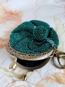 Emerald Beaded Coin Purse , Handmade Glass Bead Kiss <b>Lock</b> Pouch, <b>Small</b> Coin Wallet - Product Image 3