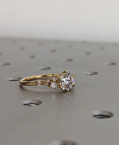 Anillo de Compromiso Solitario Vintage de Oro de 18K con Diamante Cultivado en Laboratorio, Certificado IGI, Diamantes Rellenos, Chapado en Oro - Product Image 3