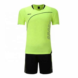 Personnalisé Hommes et Enfants Football Football Uniformes Adulte Sublimation Jersey Costume pour Entraînement Sportif pour Porter - Product Image 1
