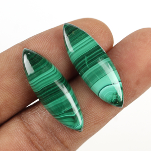Vente en gros de cabochons de malachite naturelle calibrés 10x30mm, forme marquise longue, dos plat, pierres précieuses en vrac pour la fabrication de bijoux - Product Image 2