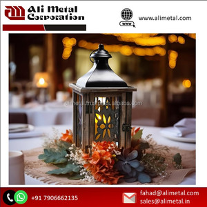 Linterna de madera de cuento de hadas parpadeante con fantasía hecha a mano para el jardín del hogar y la decoración y personalización de la boda - Product Image 3