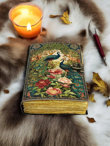 Journal artisanal en cuir rigide Peacock Garden avec serrure vintage et papier à bords festonnés |   Carnet de croquis floral artisanal en cadeau - Product Image 3