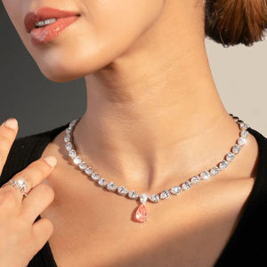 Parure de collier de luxe en argent 925 plaqué or 14K avec moissanite certifiée IGI, pendentif goutte d'eau taille poire, sertissage griffe, bijoux unisexe - Product Image 1