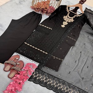 Conjunto Kurti Palazo VASTRA COTTAGE para Mujer, en Georgette Sintético con Bordado, Lentejuelas y Diamantes, Completamente Cosido, con Dupatta - Product Image 1