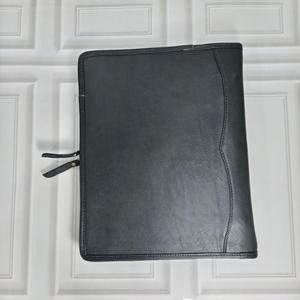 Carpeta Portafolio Profesional Venus Leathers, de Cuero, Elegante, de Lujo, Impermeable, Duradera, con Cierre de Cremallera Negra, para Uso en Oficina - Product Image 2