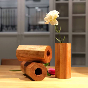 แจกันไม้แท้สไตล์คลาสสิกหรูหราจากคอลลินส์ ของตกแต่งบ้านน้ำหนักเบา ของขวัญวันแม่ ขายส่งโดย MULTI CRAFT - Product Image 3