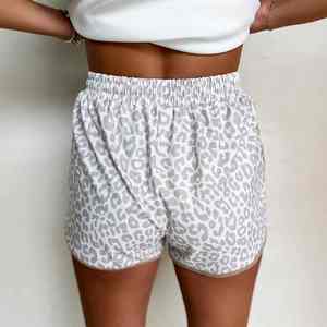 Short Casual para Mujer, Estilo Relajado, Corte Contemporáneo, Mezcla de Tejidos Transpirables y Sostenibles, Ideal para el Verano - Product Image 2