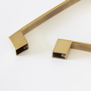 Poignée de meuble moderne rectangulaire incurvée en alliage de zinc durable, tirette de tiroir dorée traditionnelle pour cuisine, chambre, salon, salle à manger - Product Image 4